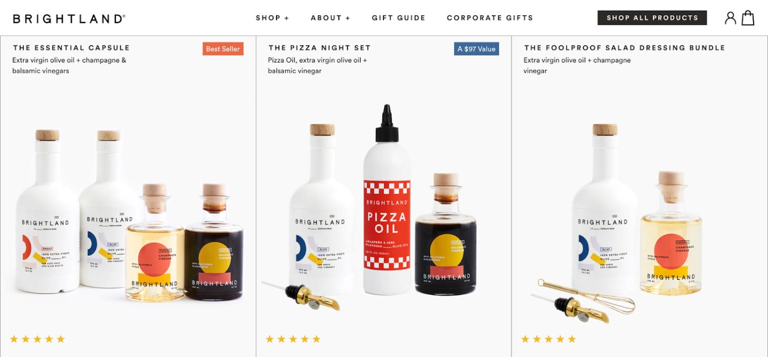 Tres paquetes de productos que muestran sets de aceite de oliva y vinagre con diseños de botellas modernas y doradas