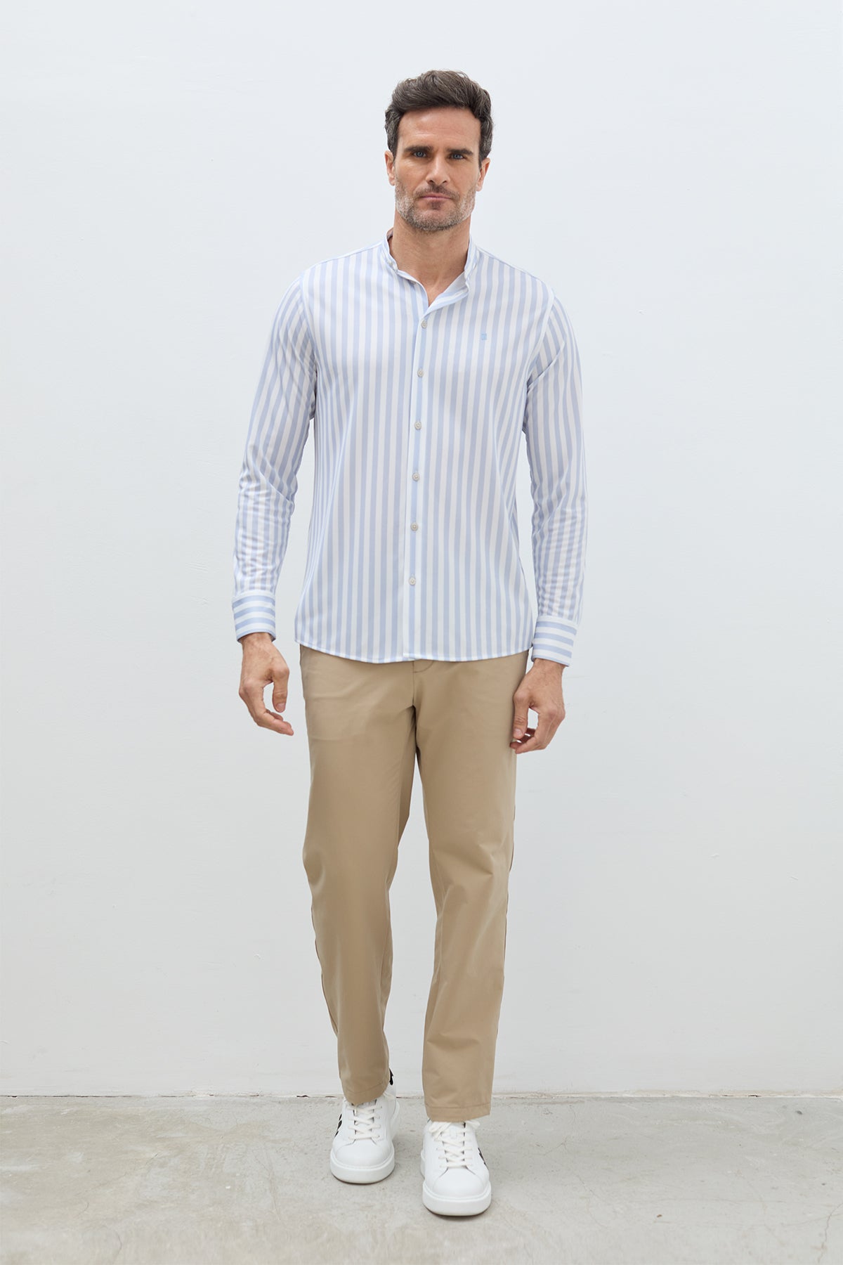 Camisa Mao listrada azul regular masculina look completo